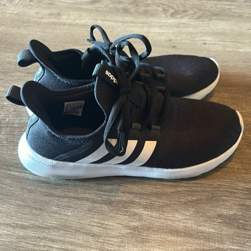 Adidas basic sneakers size 8.5